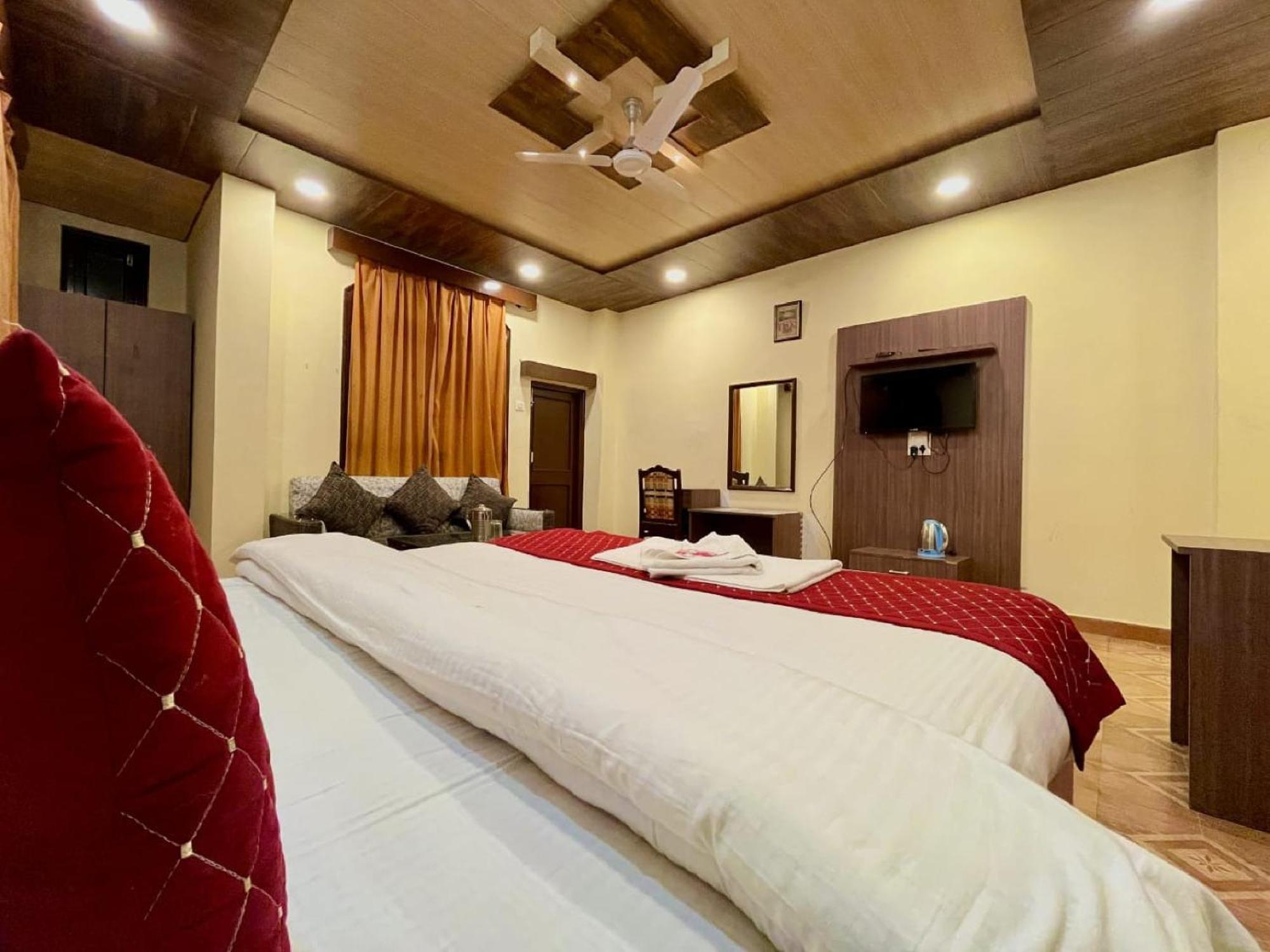 Sparkle Star Resort Khajjiar Exterior photo